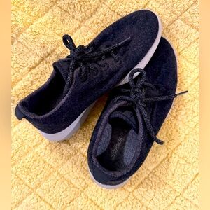 Allbirds Women's Wool Runners Sizs 8 / Kotare Jo (Black Upper/Light Grey Sole)